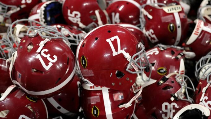 Alabama 5-Sterne QB Keelon Russells Zwillingsschwester Kierston Russell starb im Alter von 18 Jahren

