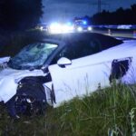 Audi R8 Rast auf A24 in Leitplanke
