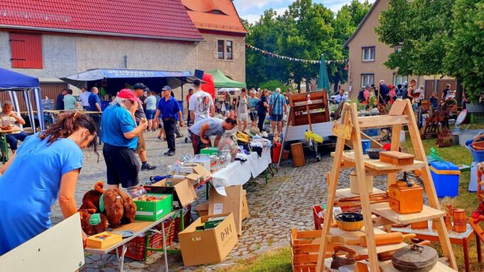 Auf Schatzjagd undschnäppchensuchein Einem Dorf Imkyffhäuserkreis-Unsere Bilder

