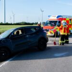 Auto Landet auf L231 Imstraßengraben