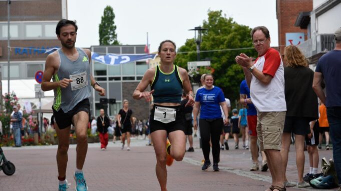 Barmstedterstadtlauf MIT Doppelsig und Strockenrekord

