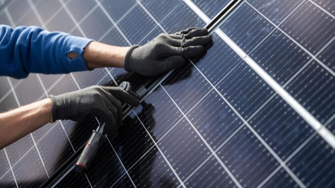 Beteilung A Solaranlagen: Kleinanleger Berten von Zahlungsverzug

