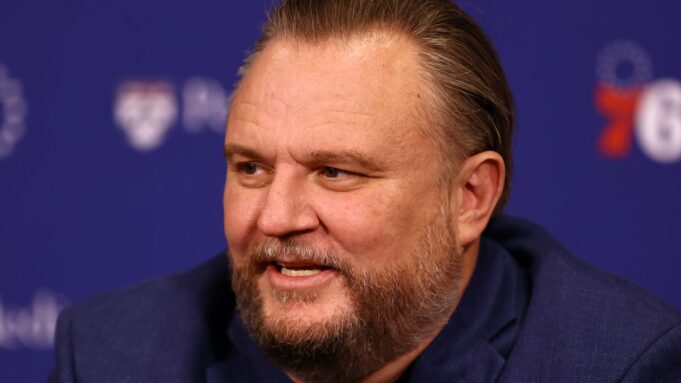 Bewerten Sie, was Daryl Morey ist, die 76er sollten die dritte Wahl spielen

