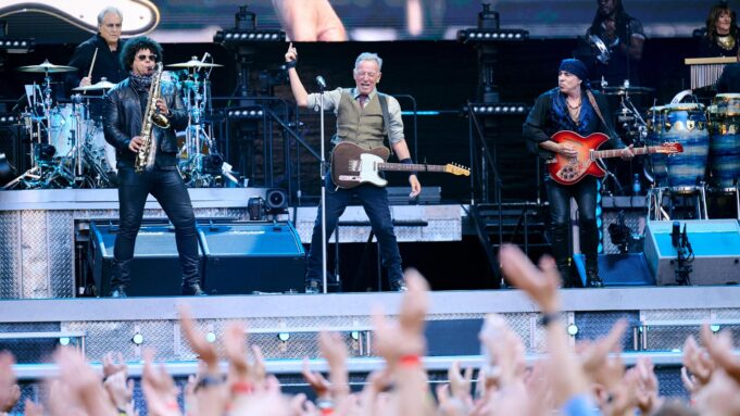 Bruce Springsteen singt bei Frankfurt Gegen Trump: 