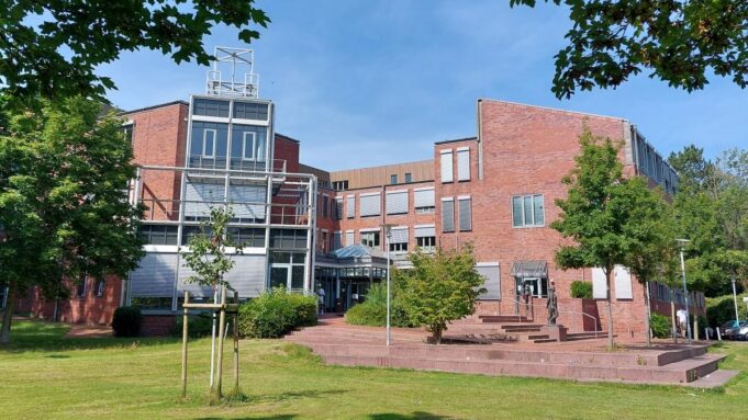 Brutales schuldenIntreiben in Elmshorn? Angelaklagte Sind Frei

