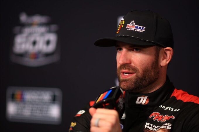 Corey Lajoie bedauert '12 Fans 'Kommentare

