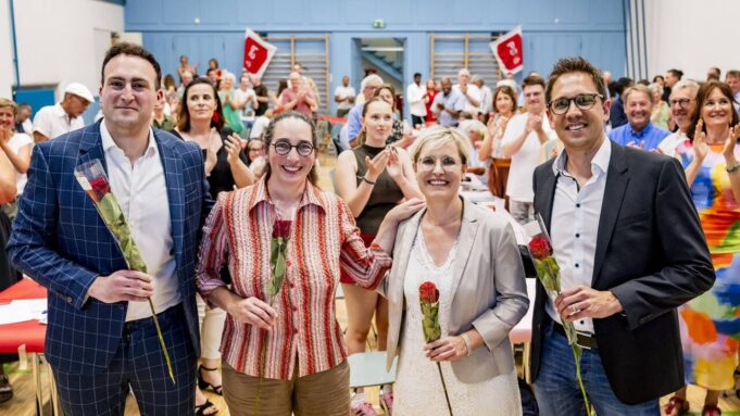 Dans Le Jura, Sozialist und Verts Adubent Leurs -Kandidaten au Gouvernement, Nonans Débatau ps ps ps

