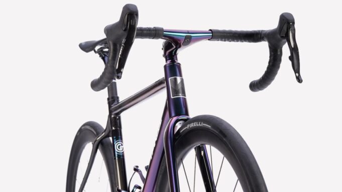 Der neue Parlee Z-Zero GT bringt klassischen Look in moderne Auftritte

