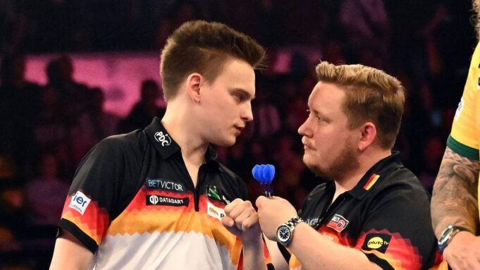 Deutsches Dart -Duo Darf Weiter von Heimtitelträumen

