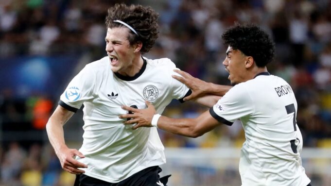 Deutschland im Halbfinale: Siegügberneun Italianer

