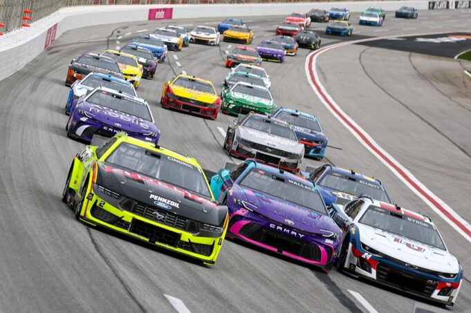 Die Eingangsliste der NASCAR Cup hat vollständige Rennen mit 40 Atlanta -Autos


