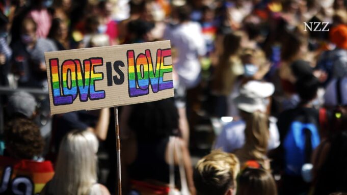 Die Innenstadt im Zeichen der Regenbogen-Gemeinschaft

