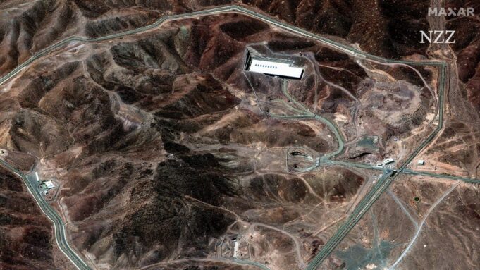 Die USA Bombardieren Irans Atomanlagen

