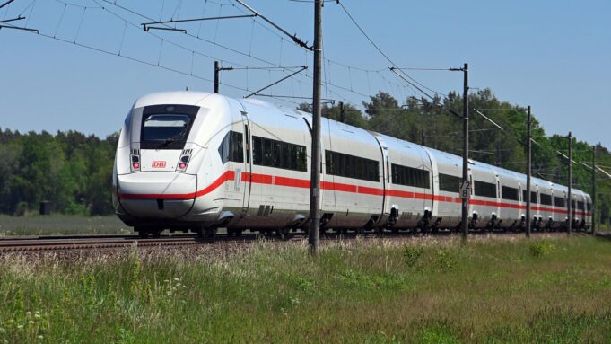 Eisverkehr nach Frankfurt: Bahns Schniebs Schnellfahrstrocke der Bahn Wieder | Hessenschau.de

