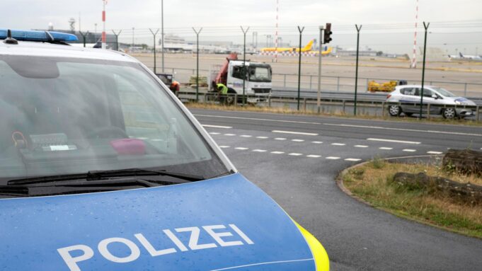 Flughafen Frankfurt: Festnahmen Nachhammer-Attacke | Hessenschau.de

