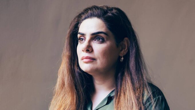 Genève, Bahishta Nohtani gründete verlockende La Voix des Afghanesréduitesau Stille etàl '

