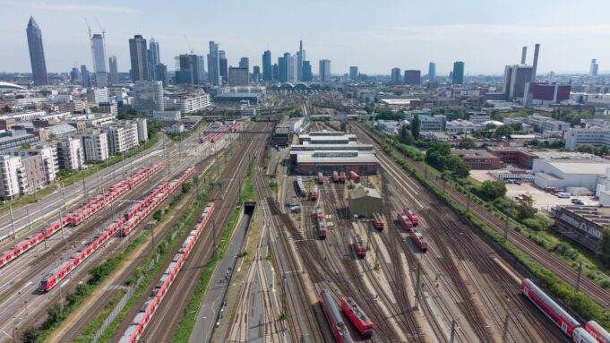 Geplanter Fernbahnnel in Frankfurt: Deutsche Bahn Bohrt150löcher | Hessenschau.de

