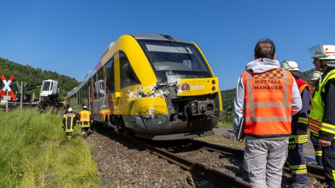 Gersfeld: Bahn Kollidiert MIT Lastwagen -auchschüler Imzuzug | Hessenschau.de

