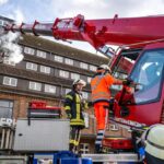 Großübung von Husby: Speicherhus '60-Tonnen-Kran Kracht