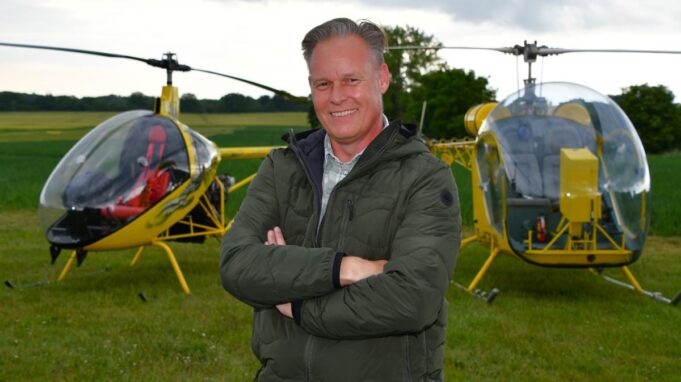 Hobbys - Rennsport Ebel Fliegt Zwei Seltene Hubschruber

