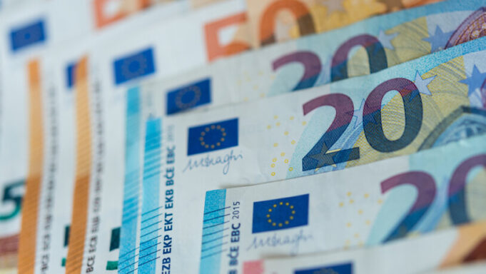 Inflation der Eurozone Fältunter Zweizent

