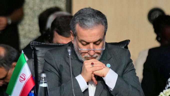 Iran Aussenminister Droht nach US-Angiff mit Kinenzen

