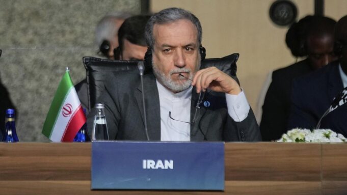 Iraner prüft Wiedenslahmevon Atomverhandlungen

