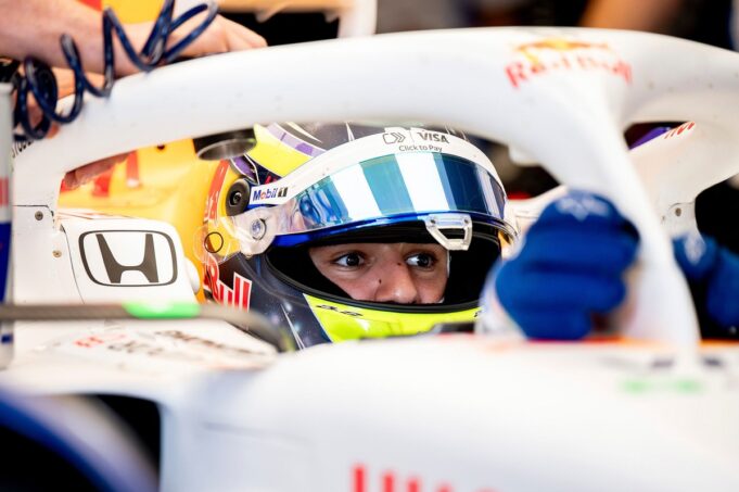Isack Hadjar Handtropfenraster down, um Carlos Sainz im Kanada -GP -Qualifying zu stoppen

