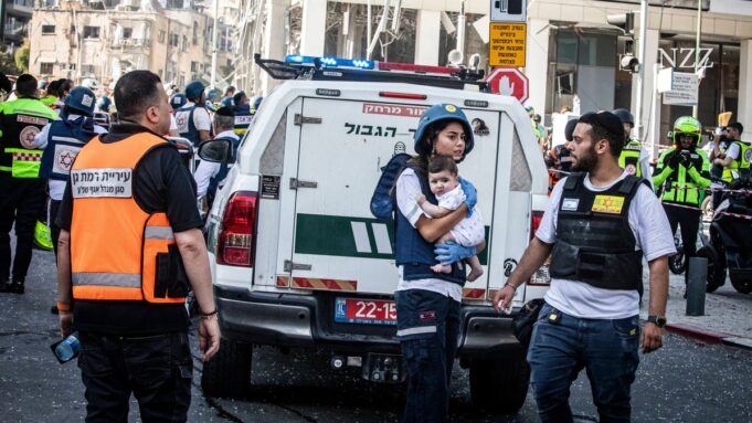 Israel Wird Massiv Aus Gaza MIT Raketen Angegriffen

