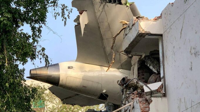 Kollision AVEC des Oiseaux, Décrochage Dûauxaux Voletslentrés: Wesehospothèses Le Crast du 171 D'Air India Air India Air India

