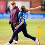 Lauren Bell sagt unter dem neuen Regime von Charlotte Edwards: "Niemand kann einen Ort garantieren."