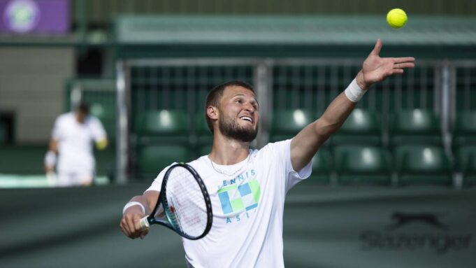 Le Suisse Leandro Riedi Pourrait Feffronter Le favori Carlos Alcaraz Audeuxième Tour Wimbledon

