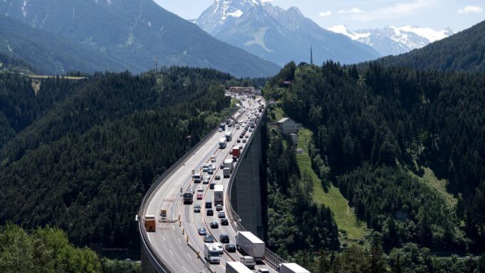 Murenalarm von Tirol - Gemeinde Akut Bedroht

