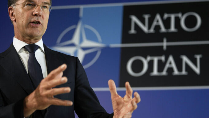 NATO General Secrel Meldert Wolzug Bem Zwei-Prozent-Ziel

