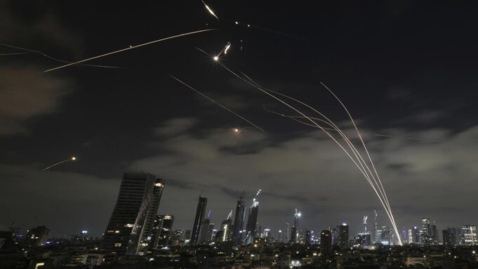 NaHost-LiveBlog: ++ Israel Meldet Raketenbeschus aus dem Iran ++

