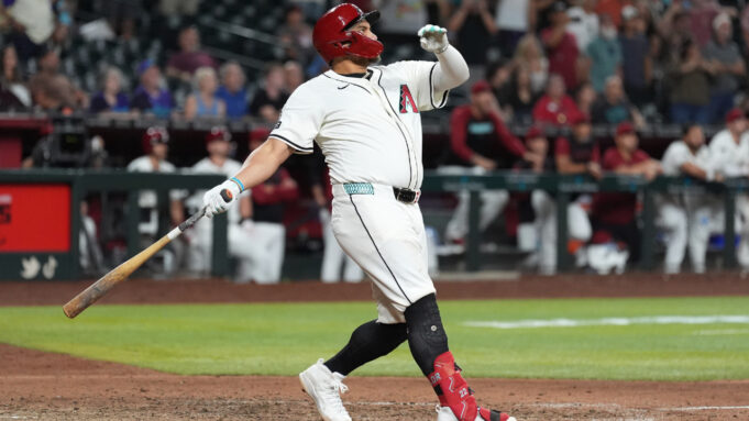 Naylor trifft zu spazieren gehen, Grand Slam, Klapperschlangen erholen sich, um Mariner zu besiegen

