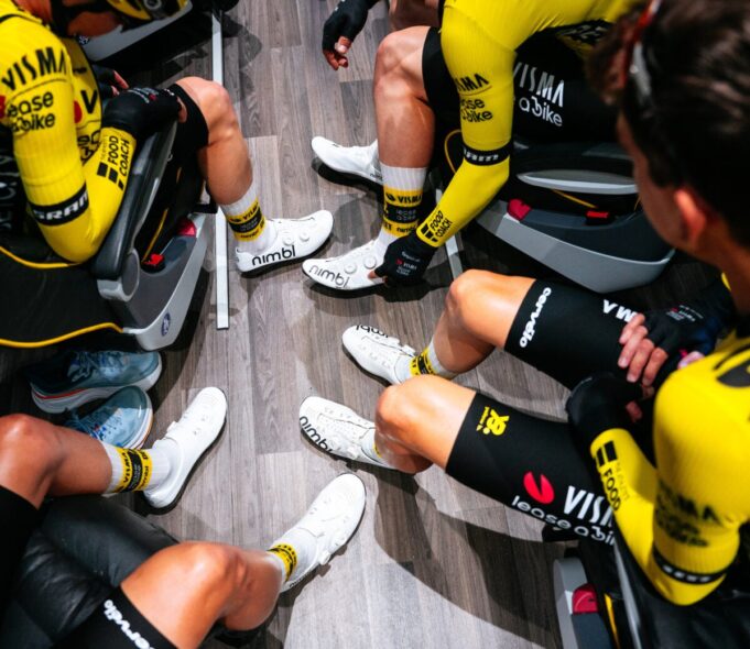 Nike Nudges Back Herren Peloton Visma Clothing Deal zurück

