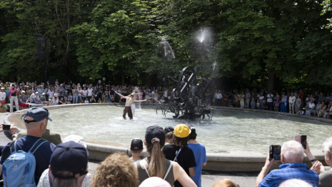 Parade 100 in Freiburg Zum. Geburtstagvon tinguely

