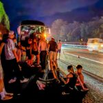 Personalwitter Schüler Strandenauf Autobahn in Italien