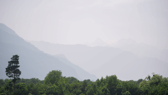 RussPartikel Nehmen uns Die Sicht Obverwüstenunsere Klare Berglie

