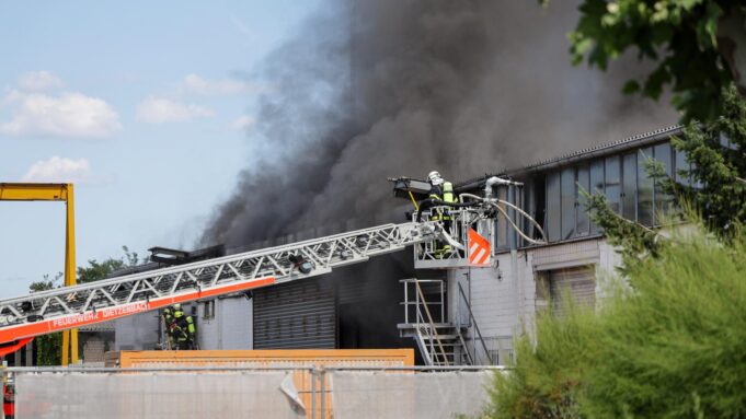 STARKE RUUCENTWICKLUNG BEIJING MARKE Von Lagerhalle in Dietzzenbach | Hessenschau.de

