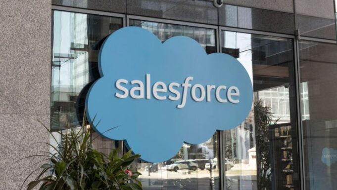 Salesforce hebt pregeiererer produkte a

