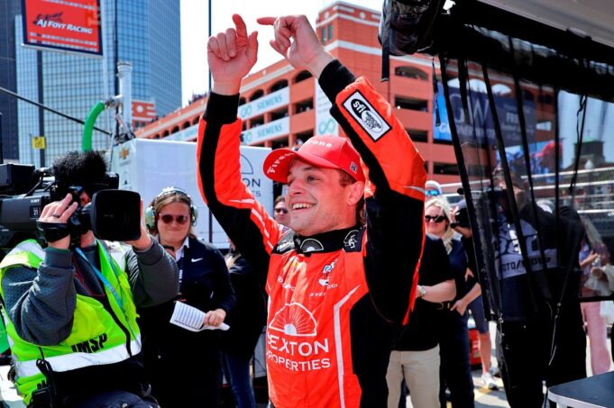 Santino Ferrucci schnappt sich nach rechtzeitiger Vorsicht in Detroit den besten Indycar -Finish

