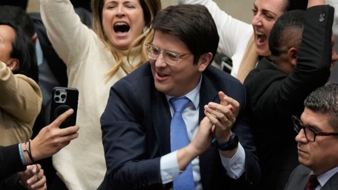 Senator Kolumbianischer von Kritischem Zustand

