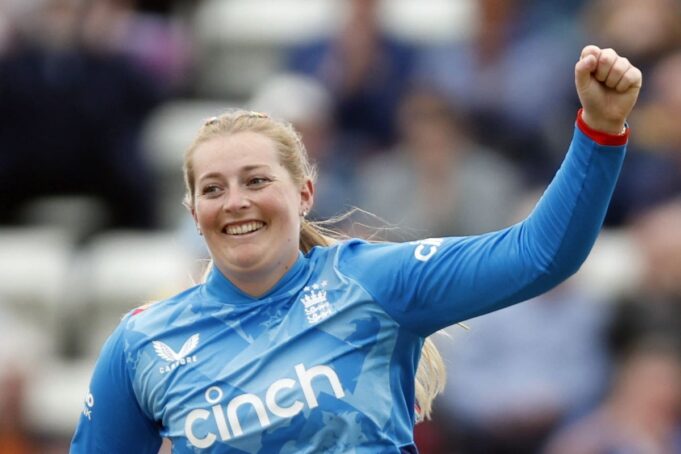 Sophie Ecclestone erinnert sich an die T20 -Serie Indiens von England

