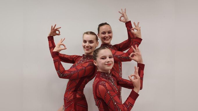 Sportakrobatinnen aus Eisenach Sammeln Wettkampfraxis und Medaillen


