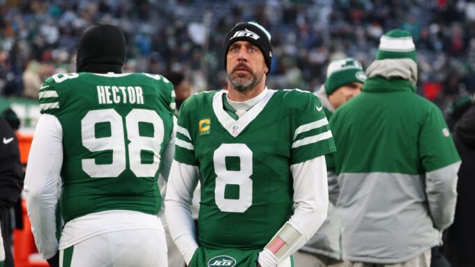 Steelers QB Aaron Rodgers Top List

