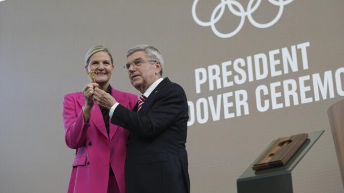 Thomas BachübergiBtioc-Chefpost a Kirsty Coventry

