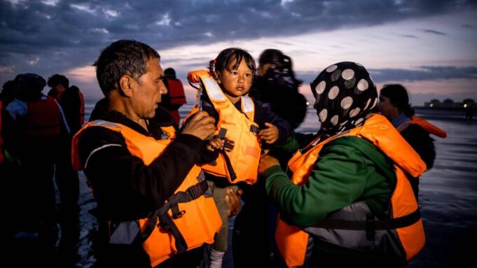 Une Centaine de Migranten Secourus dans la Manche En 24 Häen

