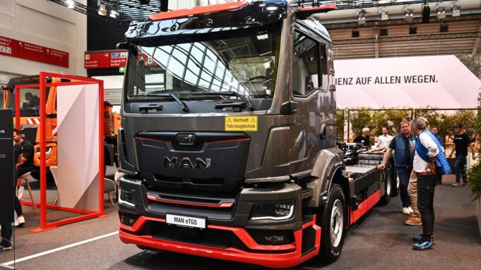 Verkehr und Logistik: Mann starten serienprodukion von elektro-lkw

